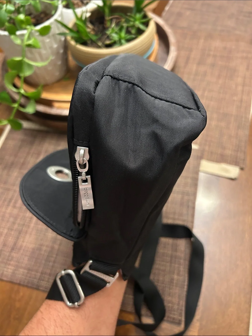 Baggallini Black Compact Crossbody Messenger Bag